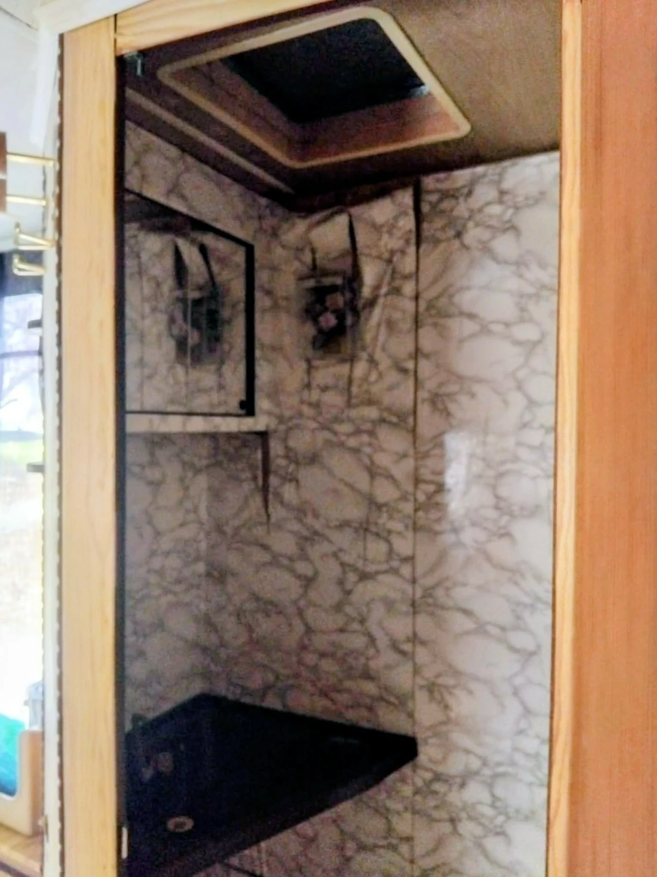 Кемпер Mercedes-Benz 308, снимка 15 - Каравани и кемпери - 53448090