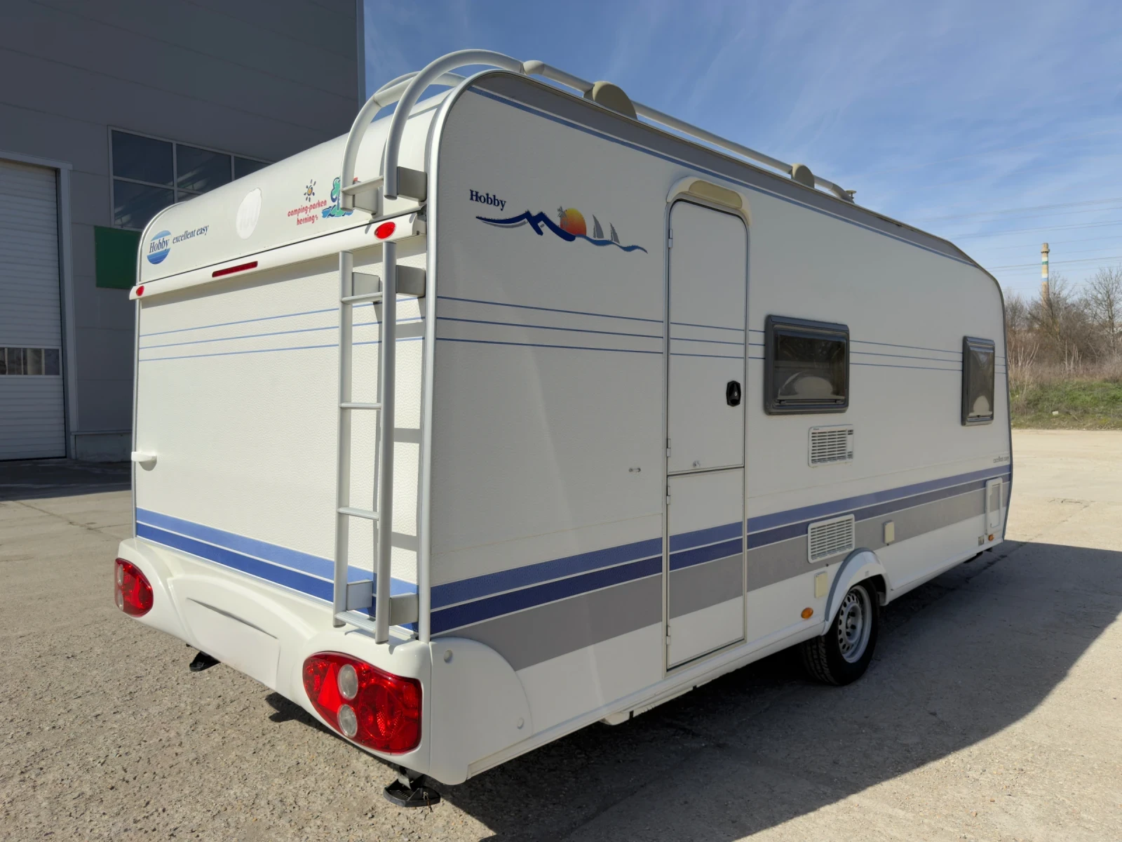 Каравана Hobby 500, снимка 4 - Каравани и кемпери - 53851756