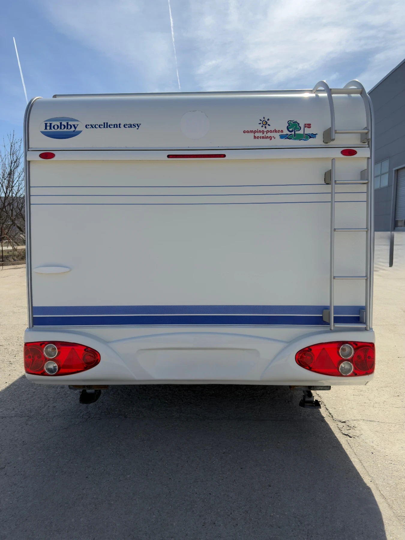 Каравана Hobby 500, снимка 3 - Каравани и кемпери - 53851756