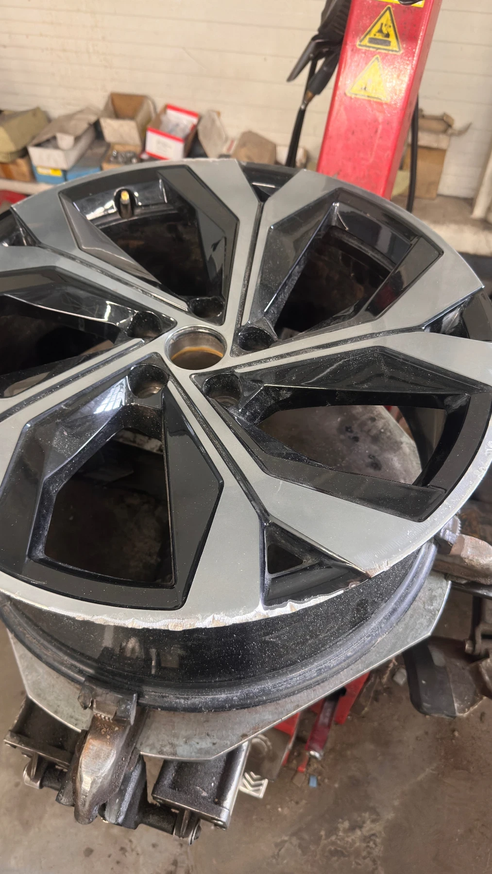 ���� � ������ 235/45R20 �� Renault Austral | Mobile.bg � ����������� 8