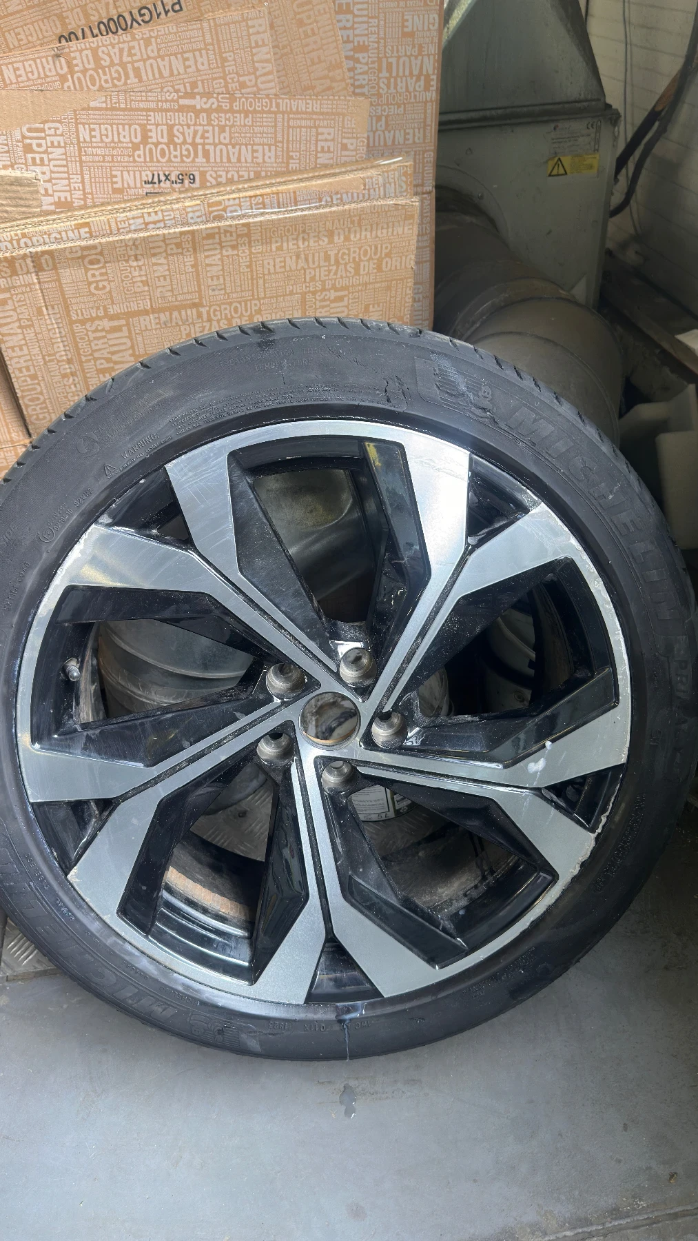 ���� � ������ 235/45R20 �� Renault Austral | Mobile.bg � ����������� 5