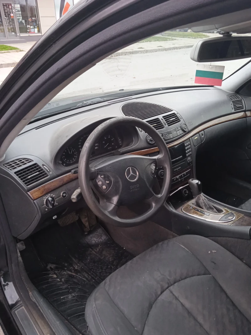 Mercedes-Benz E 270 2.7, снимка 9 - Автомобили и джипове - 47987065