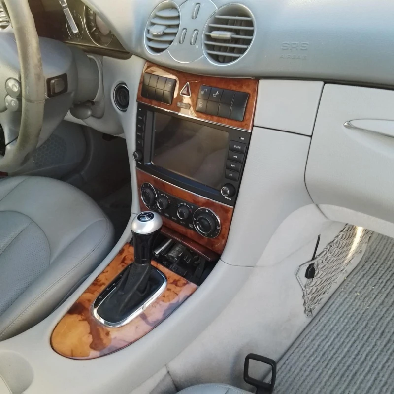 Mercedes-Benz CLK, снимка 3 - Автомобили и джипове - 49341923