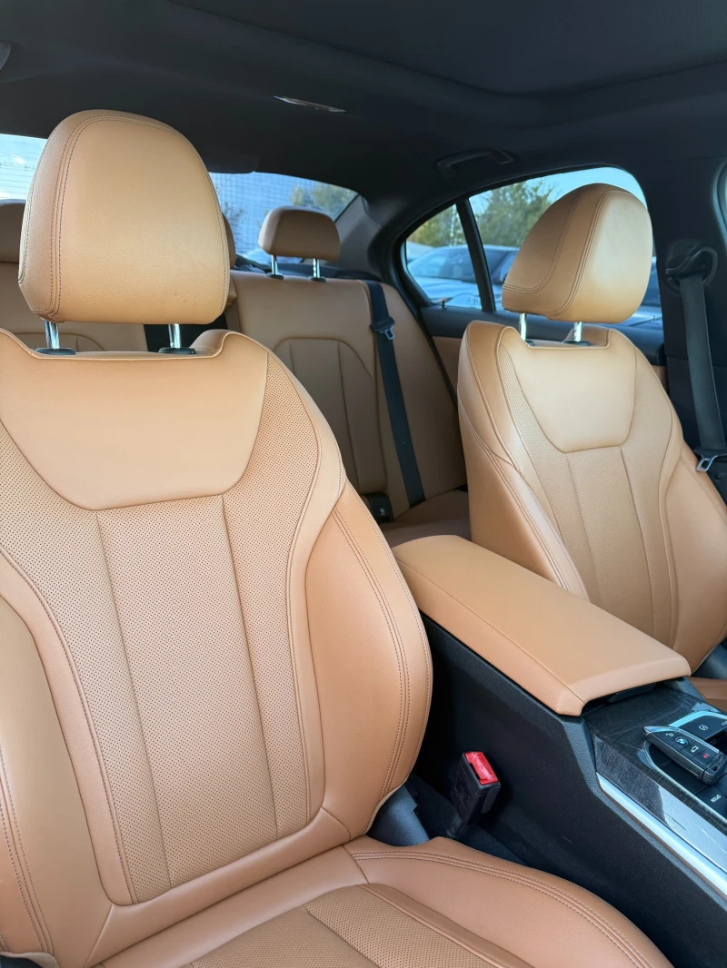 BMW 330 M-Sport Pack Individual, снимка 16 - Автомобили и джипове - 52174907