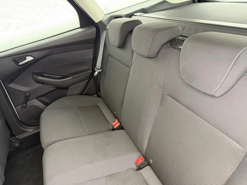 Ford Focus 1.5, снимка 14 - Автомобили и джипове - 52689406