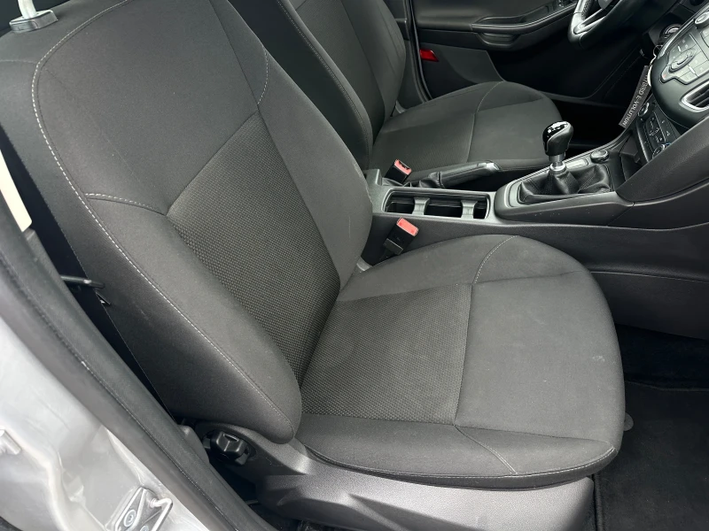 Ford Focus 1.5, снимка 10 - Автомобили и джипове - 52689406