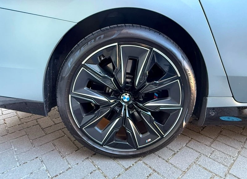 BMW 760 M760e xDrive Theatrå Mode, снимка 5 - Автомобили и джипове - 55899422