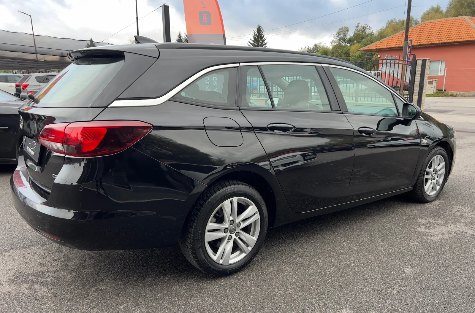 Opel Astra 1.6  НОВ ВНОС - изображение 4