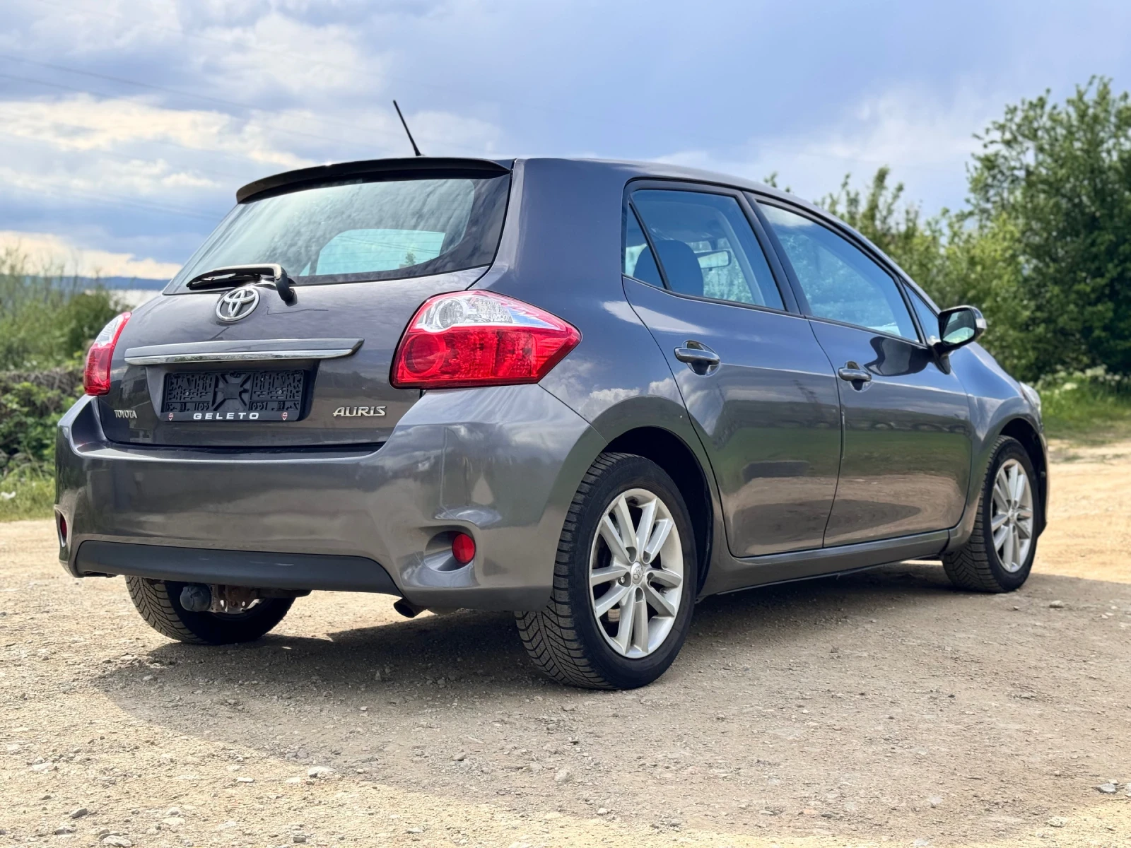 Toyota Auris 1.6i sol facelift - изображение 6