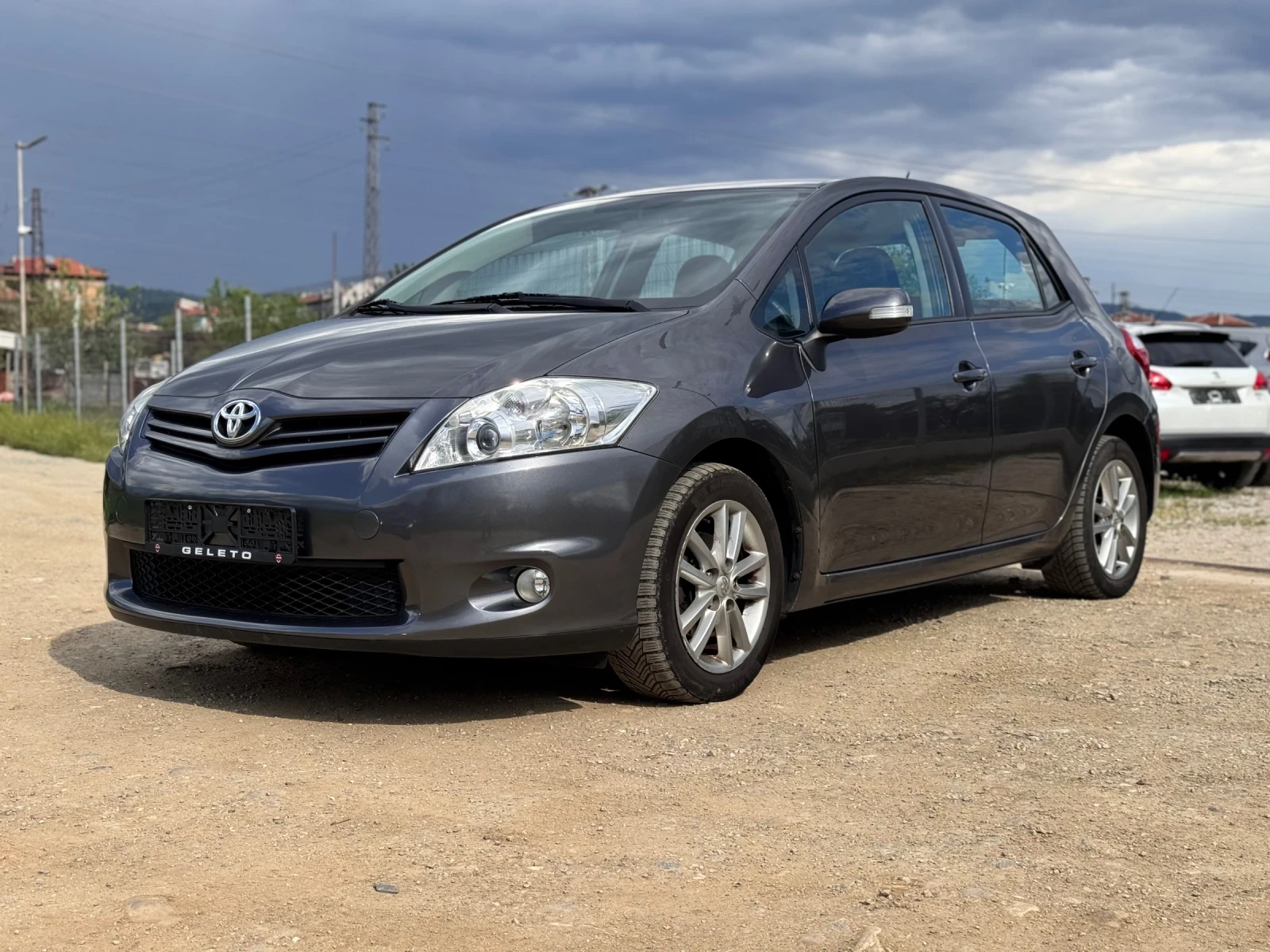 Toyota Auris 1.6i sol facelift - изображение 2