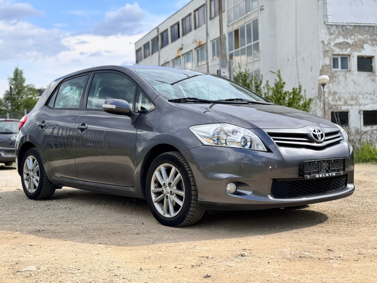 Toyota Auris 1.6i sol facelift - изображение 8