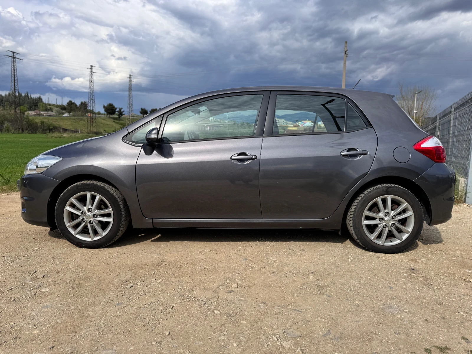 Toyota Auris 1.6i sol facelift - изображение 3