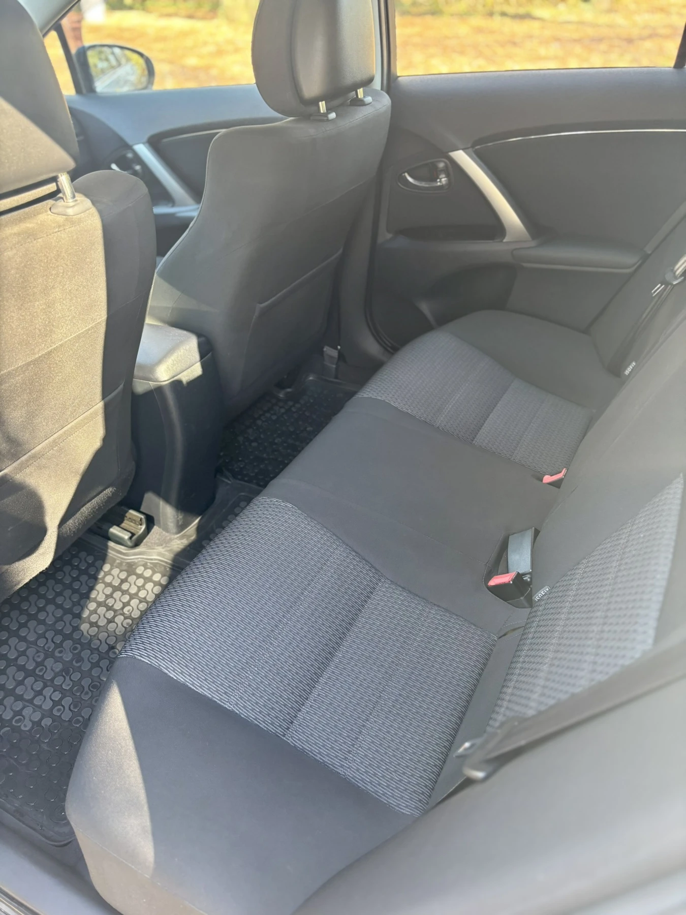 Toyota Avensis 2.0 D4D Facelift - изображение 8