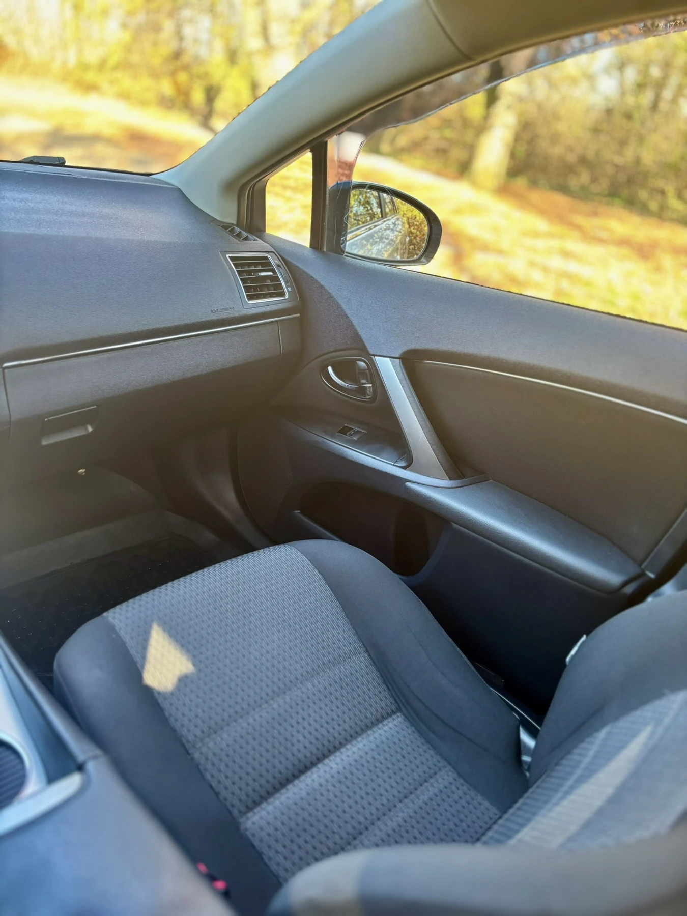 Toyota Avensis 2.0 D4D Facelift - изображение 6