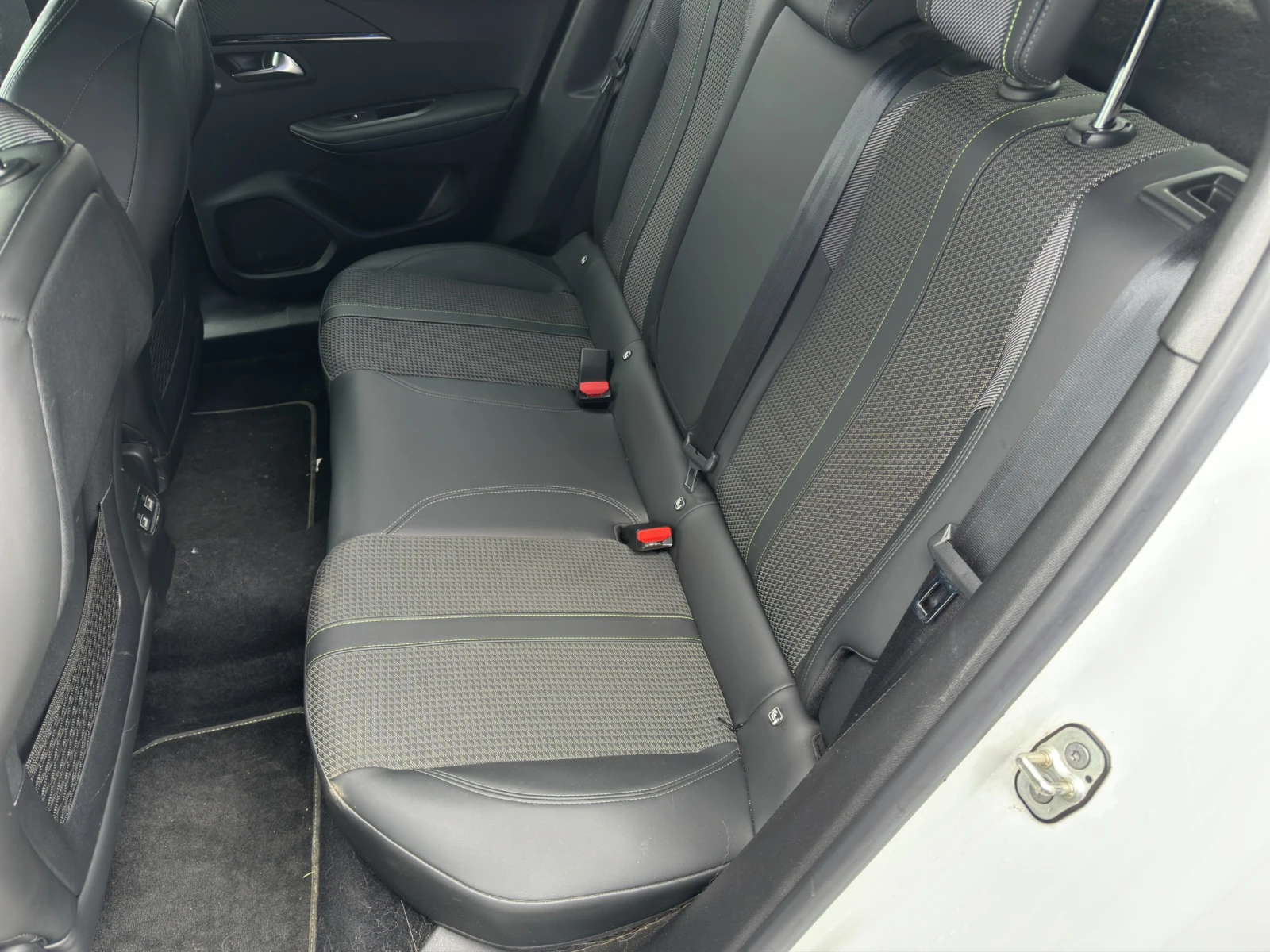 Peugeot 2008 New Line Up GT 1.2 PureTech 130 EAT8 EURO6, снимка 12 - Автомобили и джипове - 54040660