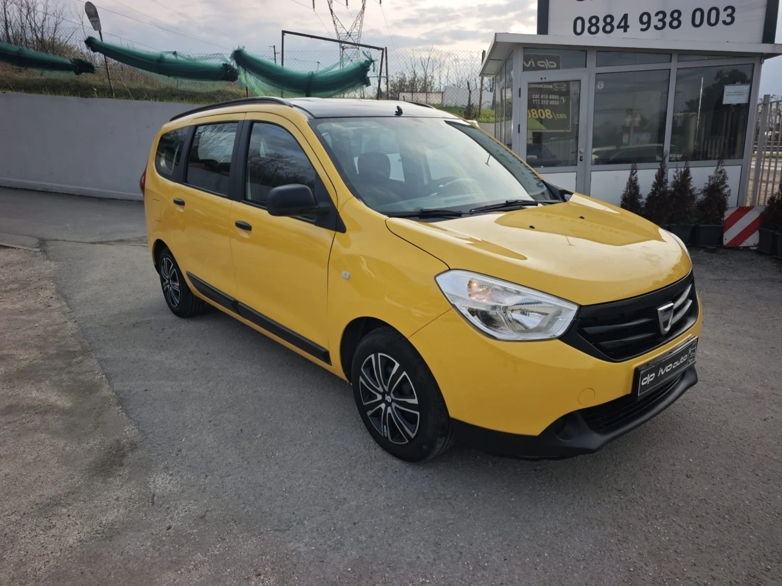 Dacia Lodgy 1.5DCI* 7 места* ЖЪЛТ ЦВЯТ * , снимка 7 - Автомобили и джипове - 54063578