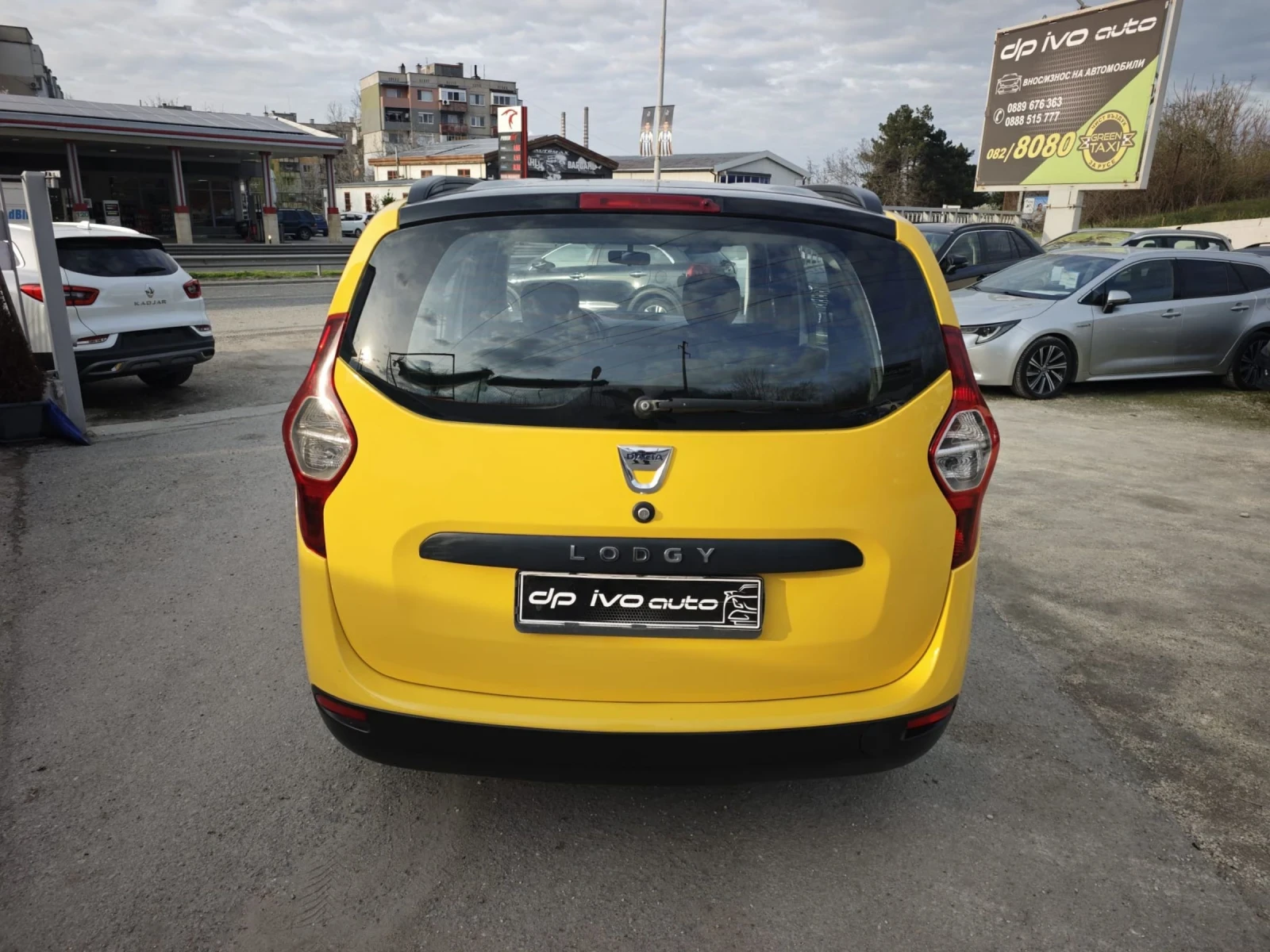 Dacia Lodgy 1.5DCI* 7 места* ЖЪЛТ ЦВЯТ * , снимка 4 - Автомобили и джипове - 54063578