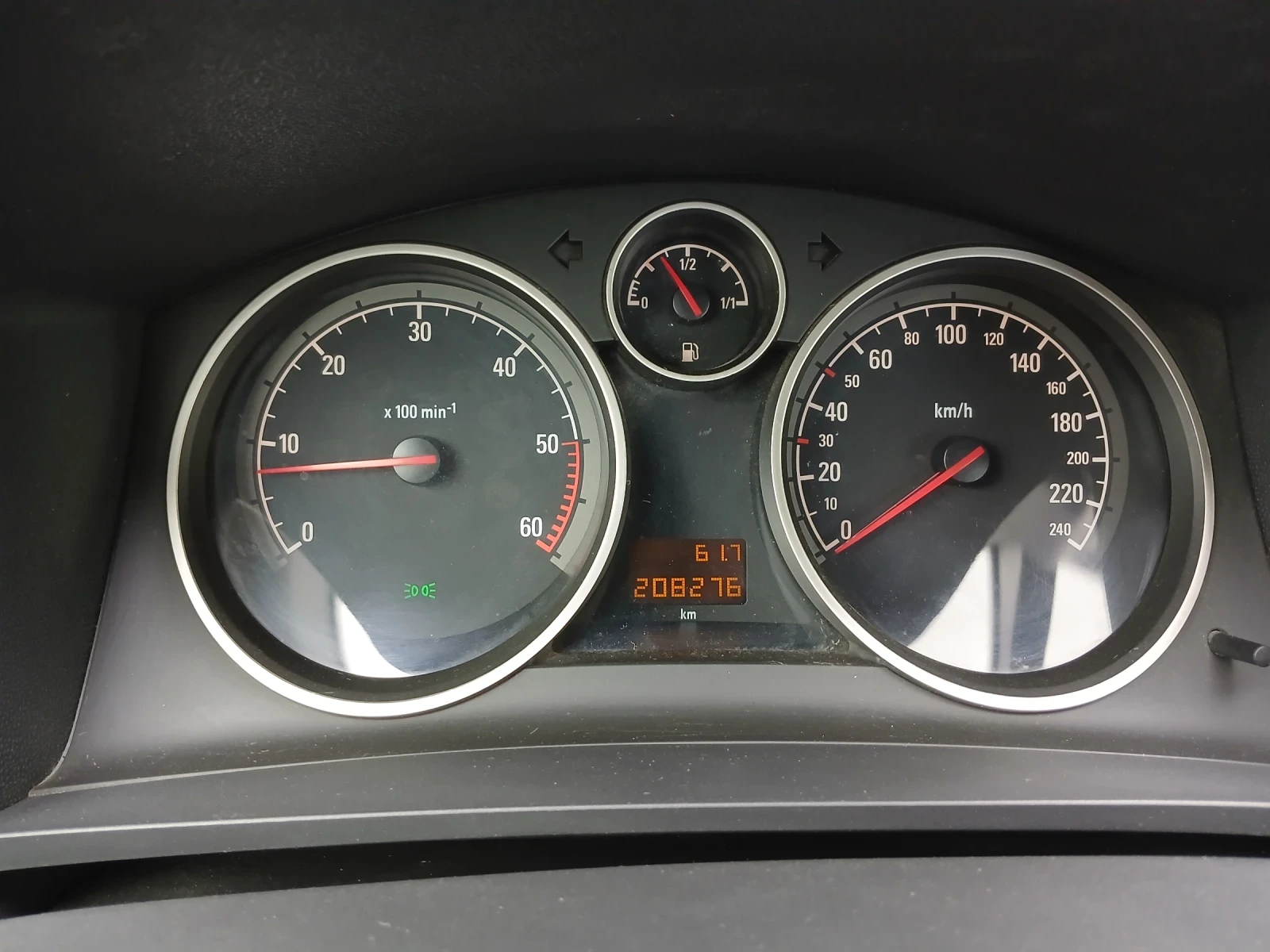 Opel Zafira 1.9TDI 150+ + КС, снимка 12 - Автомобили и джипове - 54256468