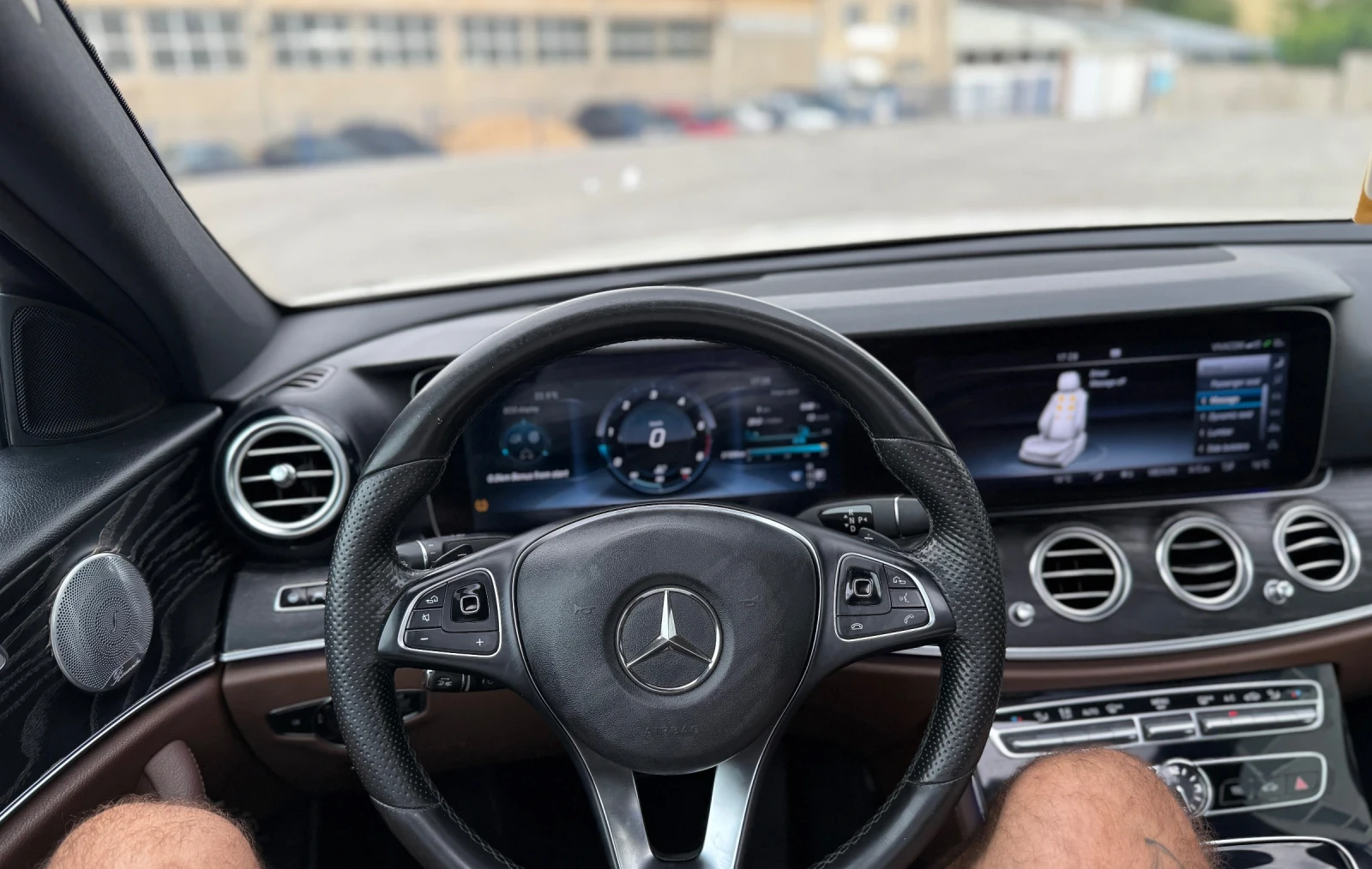 Mercedes-Benz E 350 * AMG* 360* ОБДУХВАНЕ* МАСАЖ* FULL FULL* , снимка 11 - Автомобили и джипове - 54493675