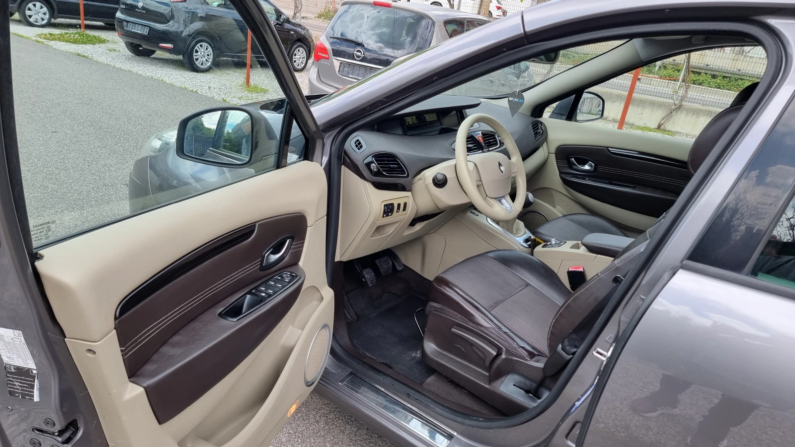 Renault Scenic 1.5DCI X-MOD, снимка 7 - Автомобили и джипове - 54564379