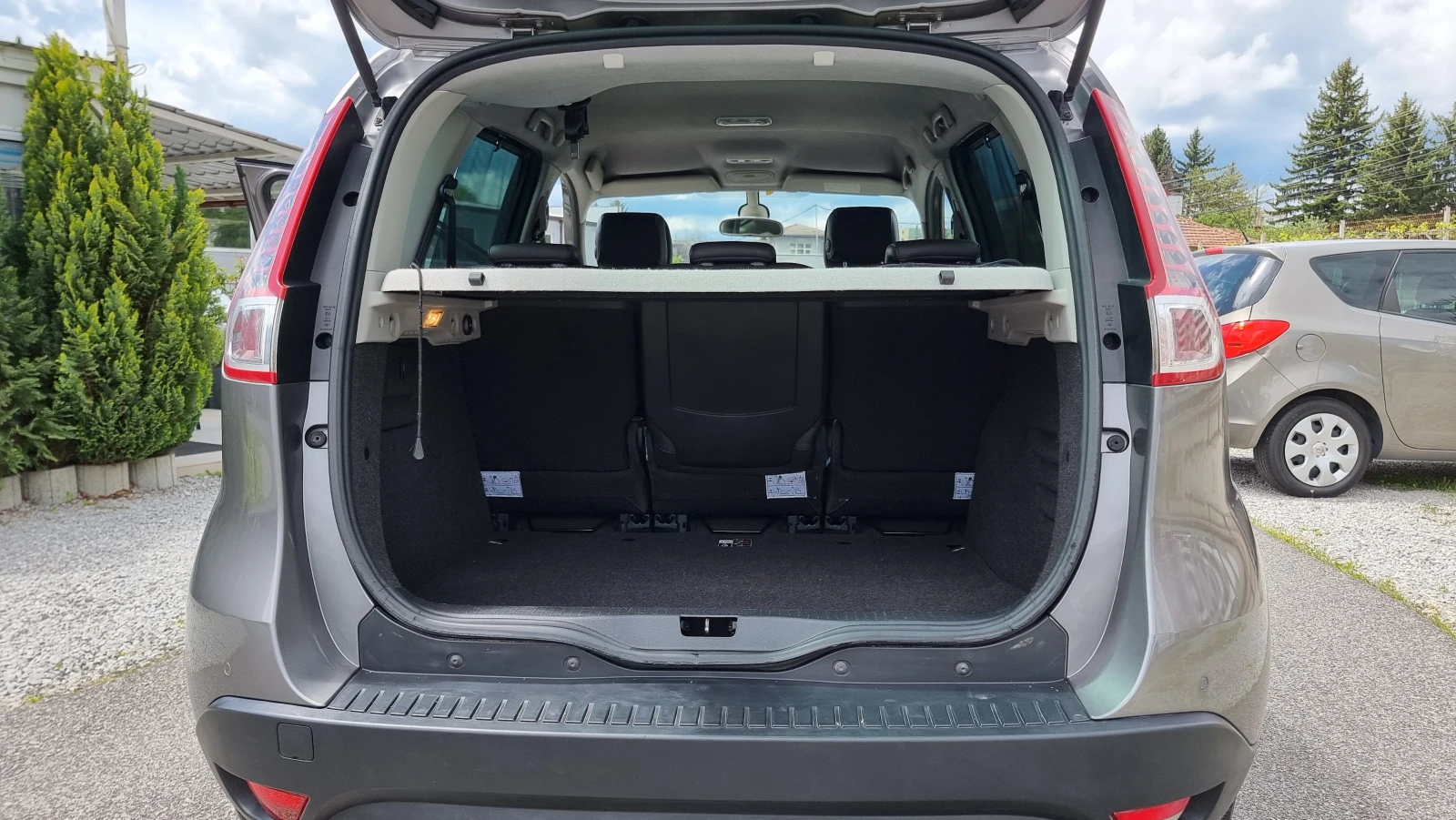 Renault Scenic 1.5DCI X-MOD, снимка 13 - Автомобили и джипове - 54564379