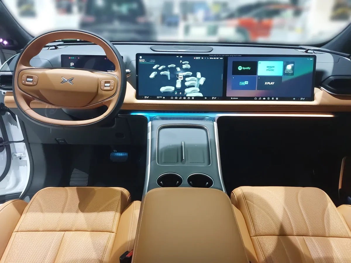 Xpeng G9 Performance, снимка 8 - Автомобили и джипове - 54703206