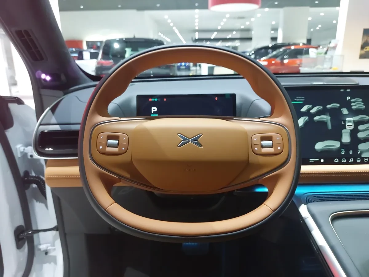 Xpeng G9 Performance, снимка 9 - Автомобили и джипове - 54703206