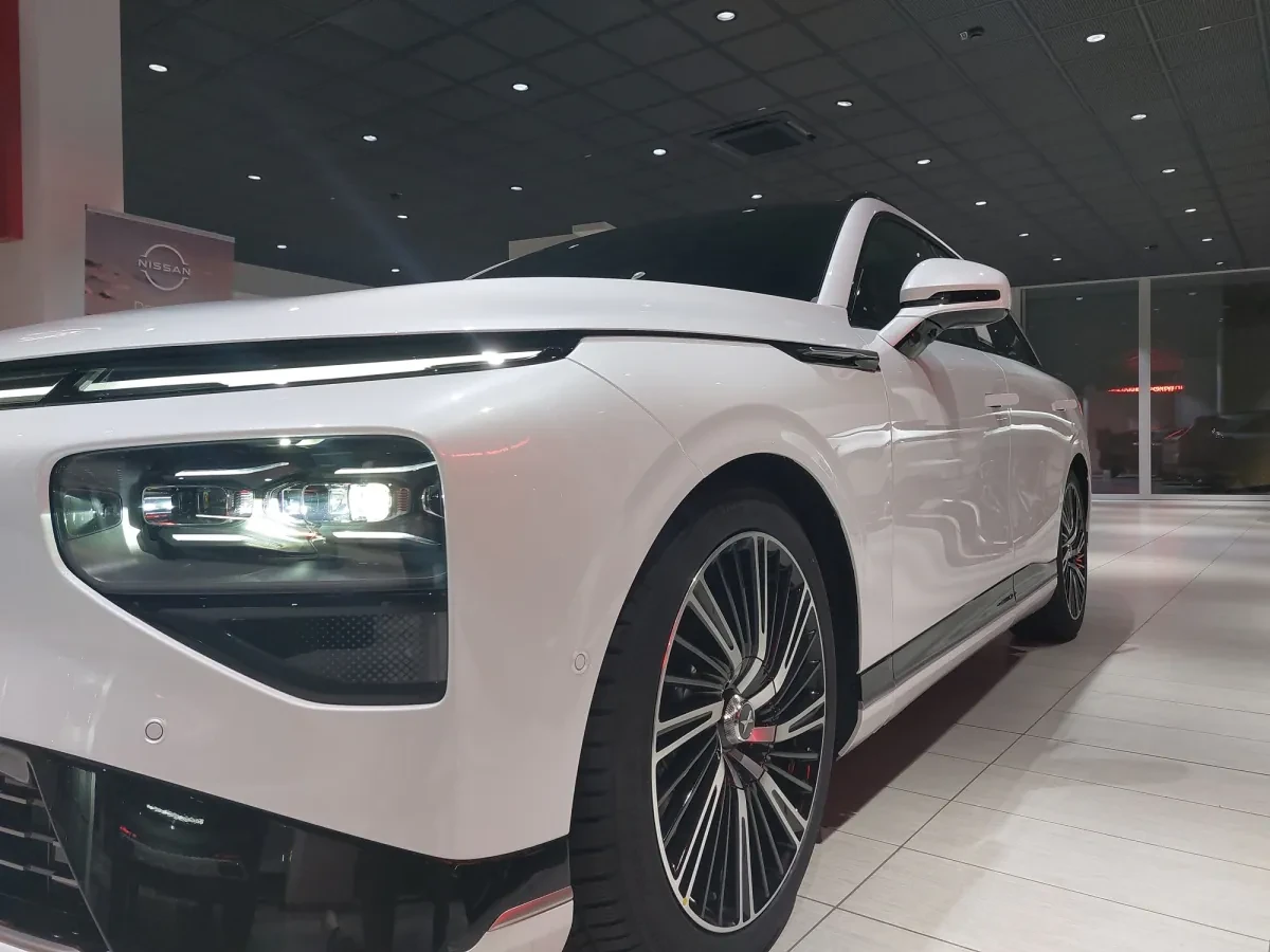 Xpeng G9 Performance, снимка 6 - Автомобили и джипове - 54703206