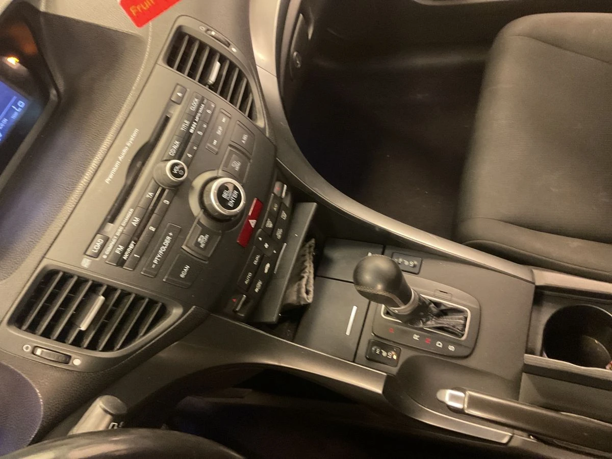 Honda Accord 2, 0 - ELEGANCE , снимка 9 - Автомобили и джипове - 54718467