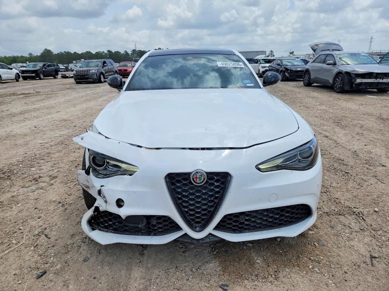 Alfa Romeo Giulia * SUPER* КОЖА* ПОДГРЕВ* ПЕРА* ШИБИДАХ* , снимка 5 - Автомобили и джипове - 54821624