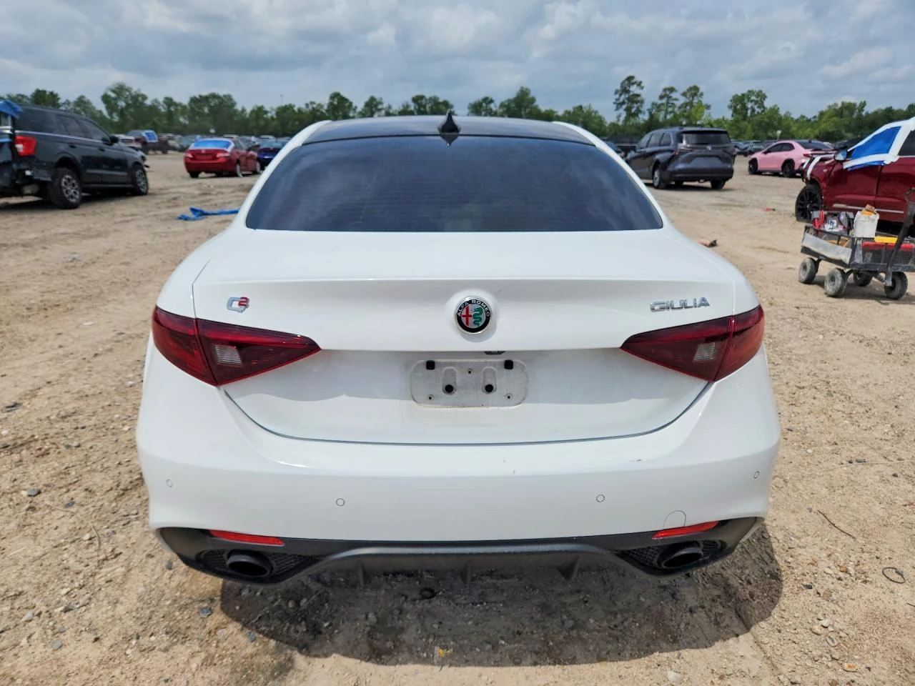 Alfa Romeo Giulia * SUPER* КОЖА* ПОДГРЕВ* ПЕРА* ШИБИДАХ* , снимка 6 - Автомобили и джипове - 54821624