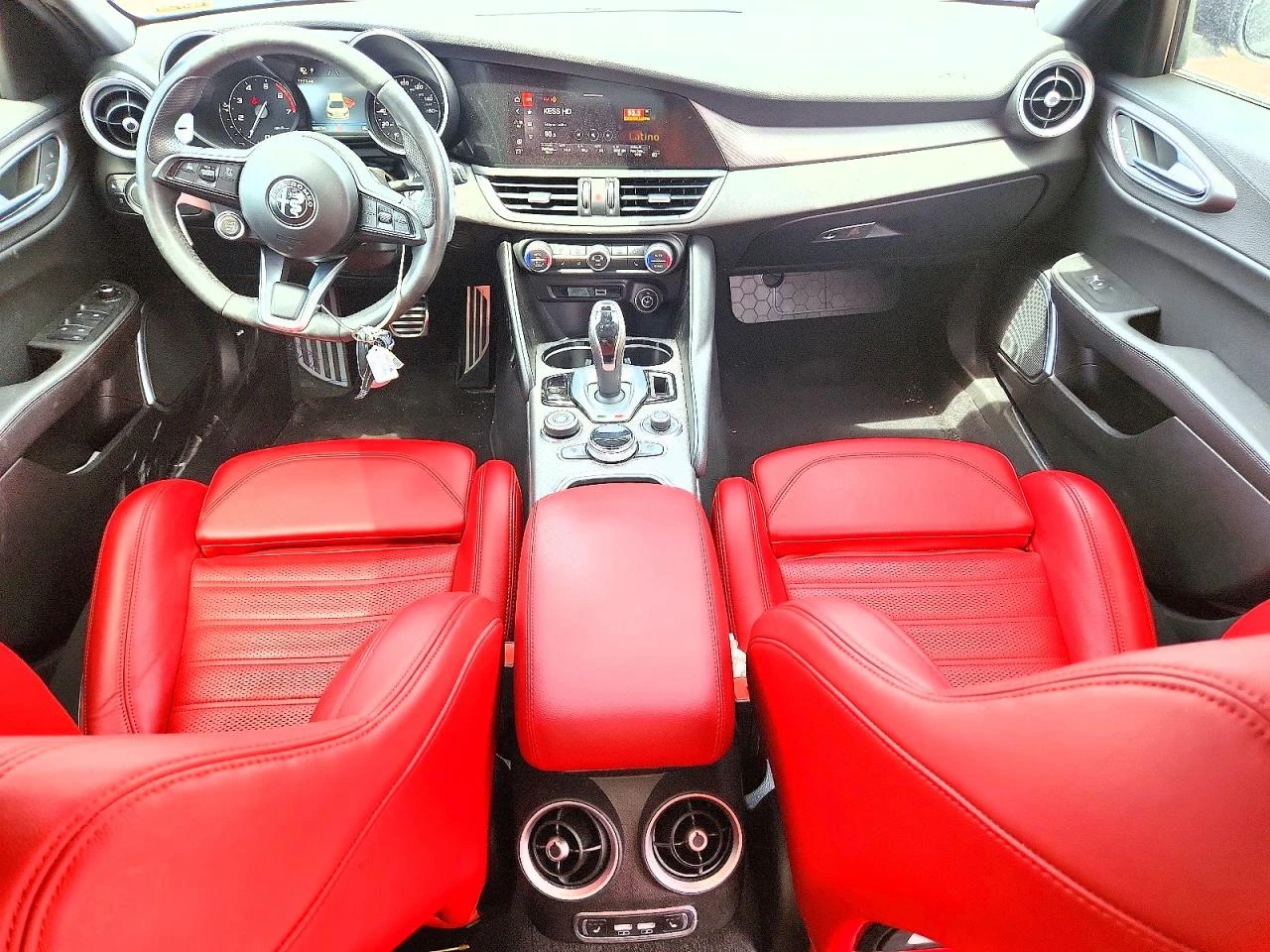 Alfa Romeo Giulia * SUPER* КОЖА* ПОДГРЕВ* ПЕРА* ШИБИДАХ* , снимка 8 - Автомобили и джипове - 54821624