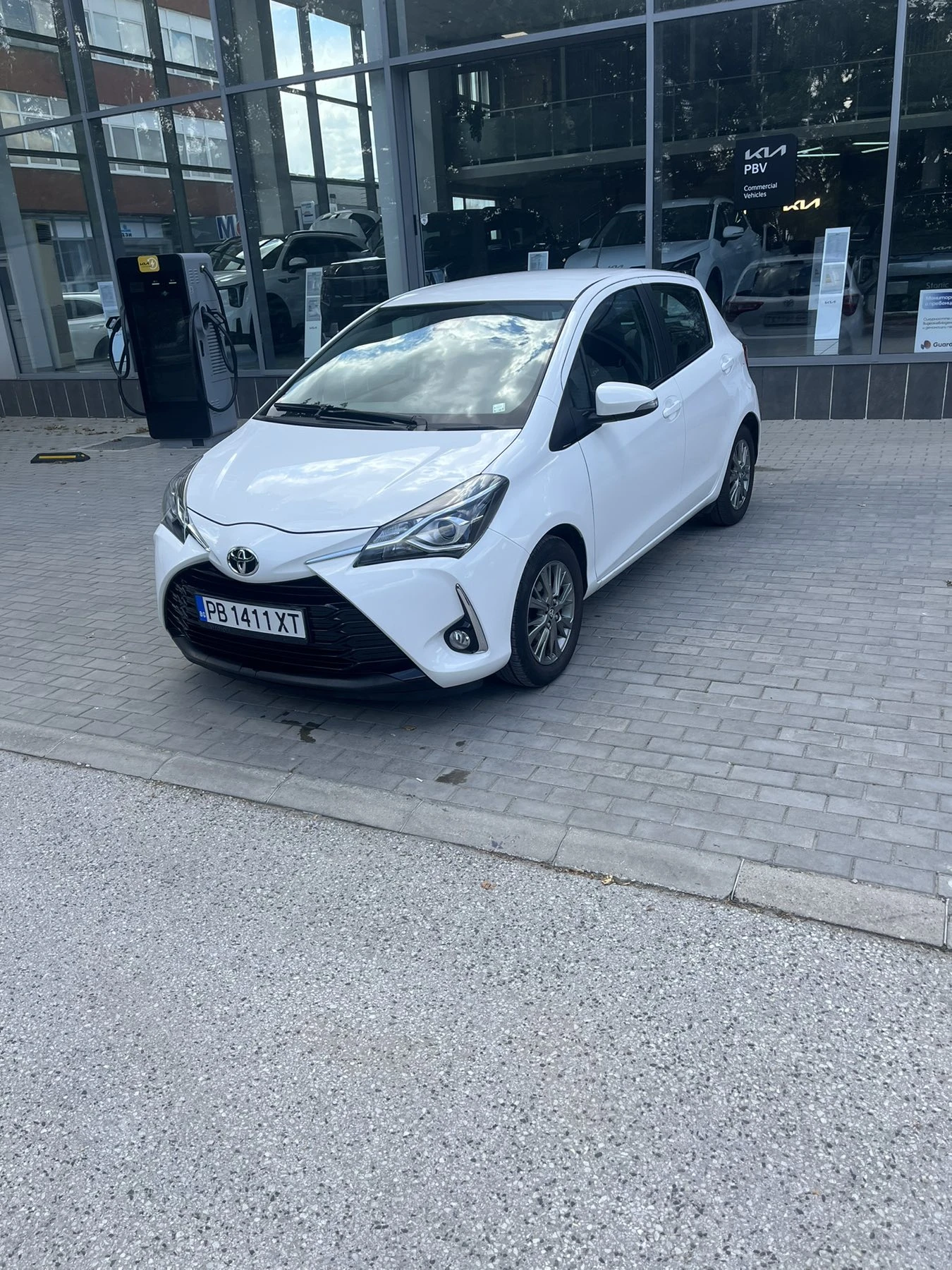 Toyota Yaris 1.5 Luna CVT, снимка 2 - Автомобили и джипове - 54930627
