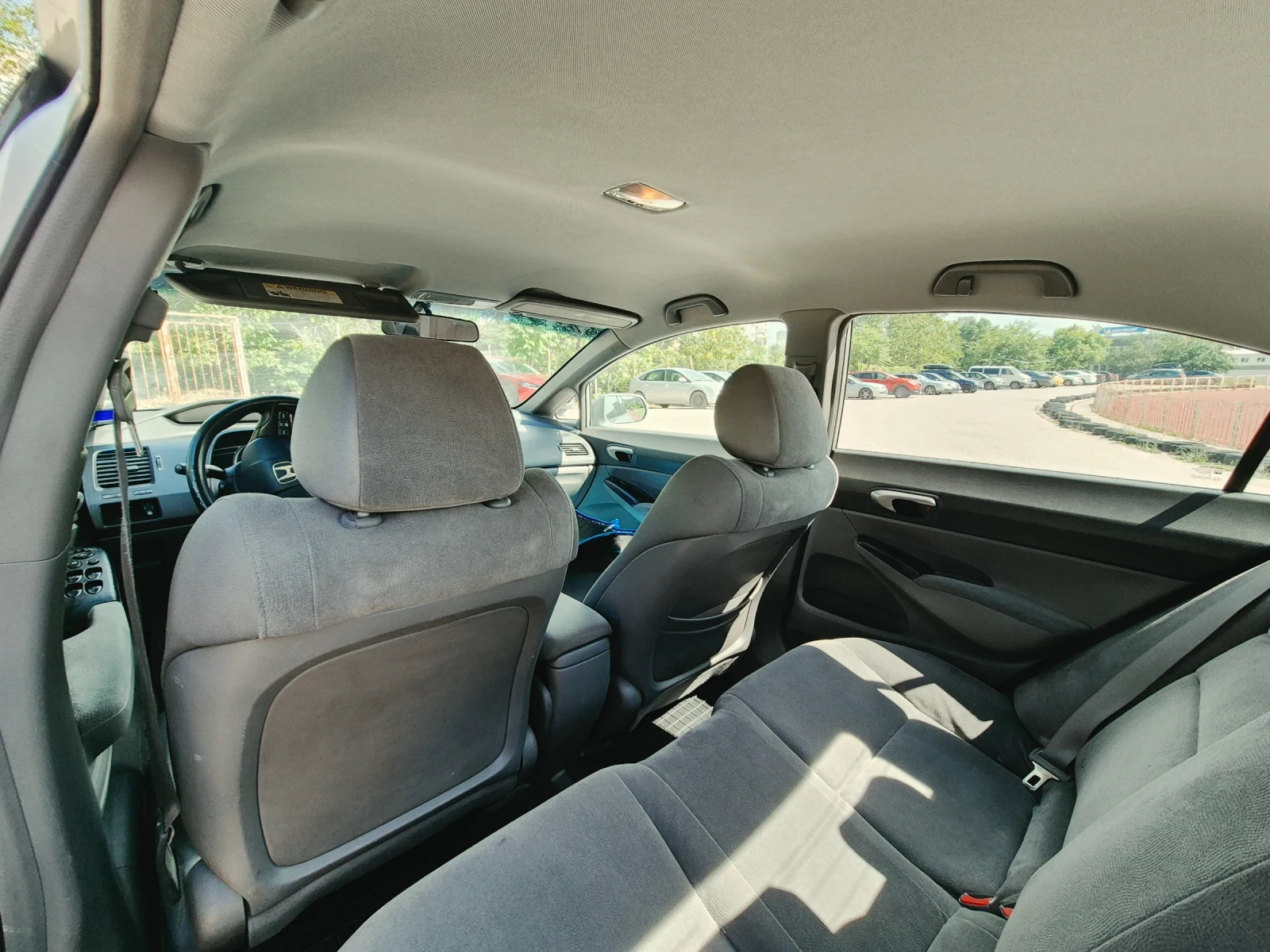 Honda Civic 1.8 i-VTEC, 140 к.с, снимка 9 - Автомобили и джипове - 54947069
