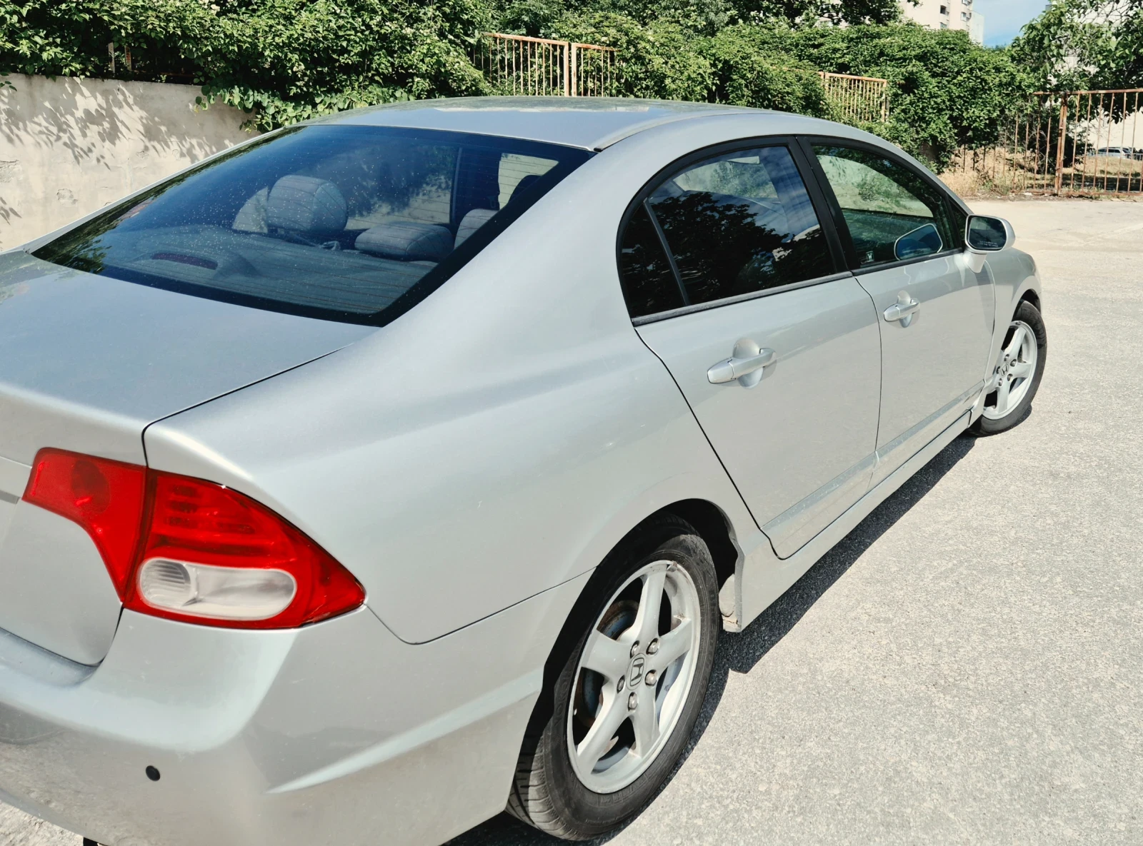 Honda Civic 1.8 i-VTEC, 140 к.с, снимка 7 - Автомобили и джипове - 54947069