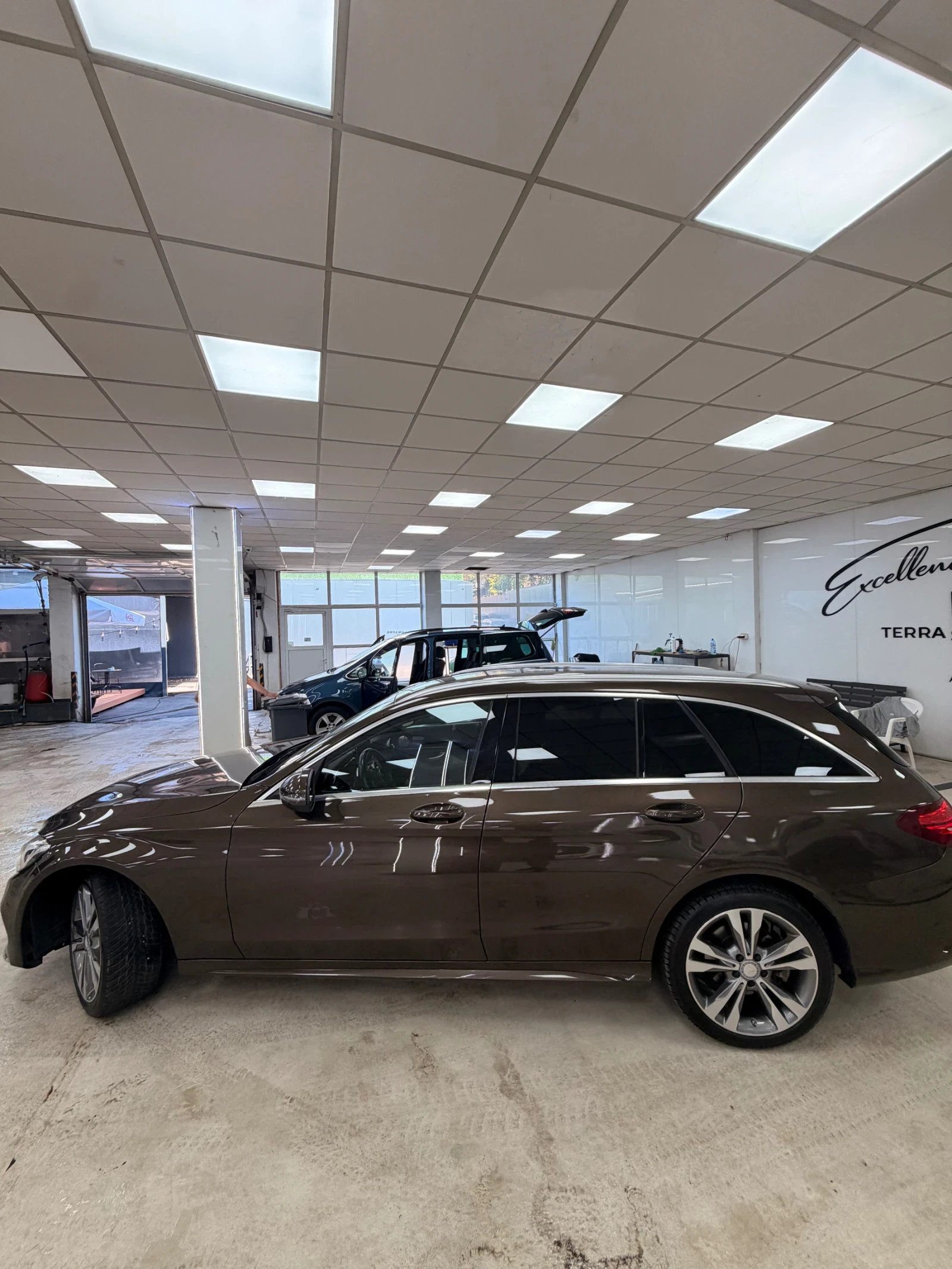 Mercedes-Benz C 220 DISTRONIC PLUS/4MATIC/9G TRONIC (НАЛИЧНА В БГ), снимка 6 - Автомобили и джипове - 55493431