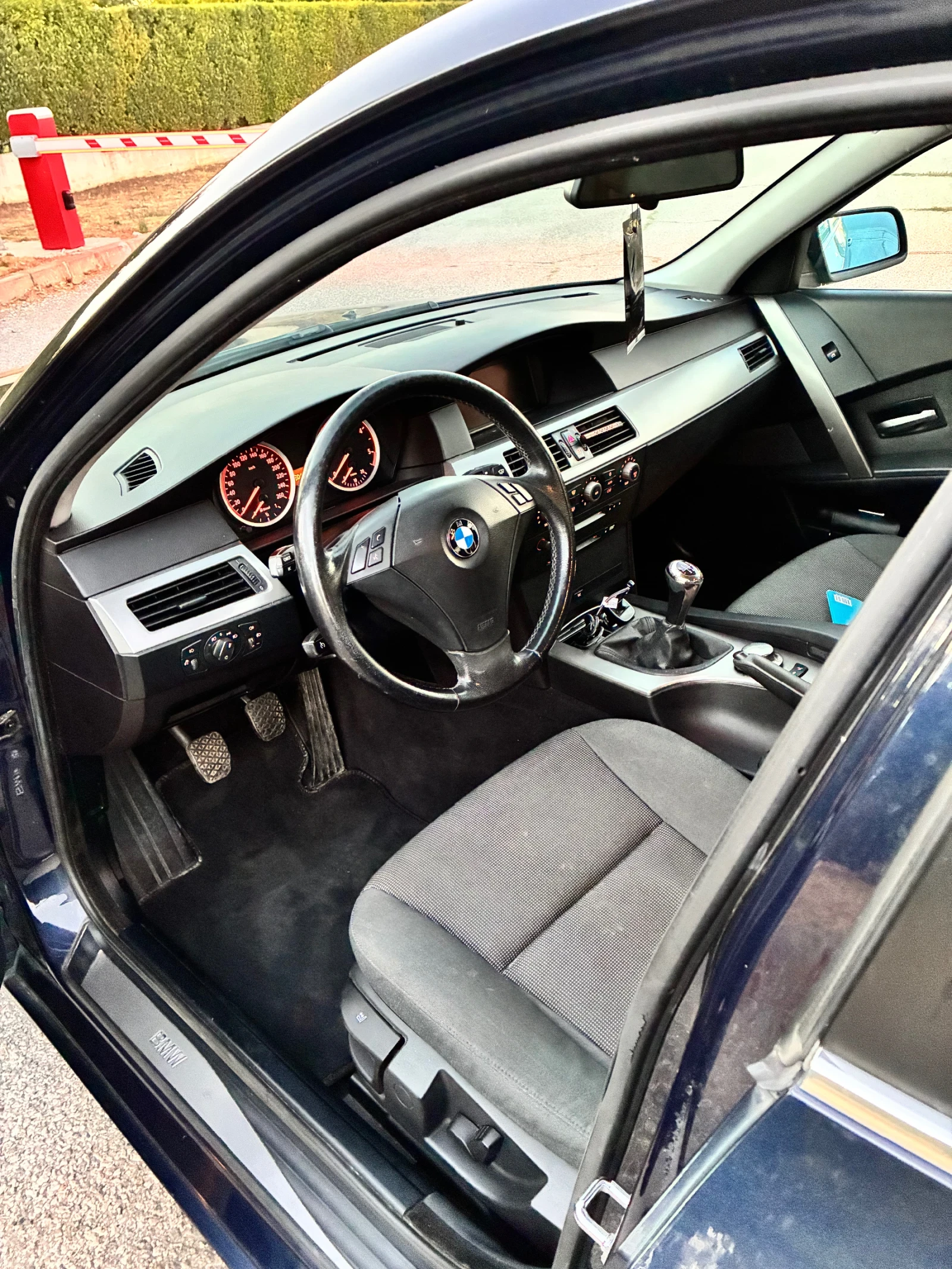 BMW 525 2.5 Реални км, снимка 11 - Автомобили и джипове - 56349782