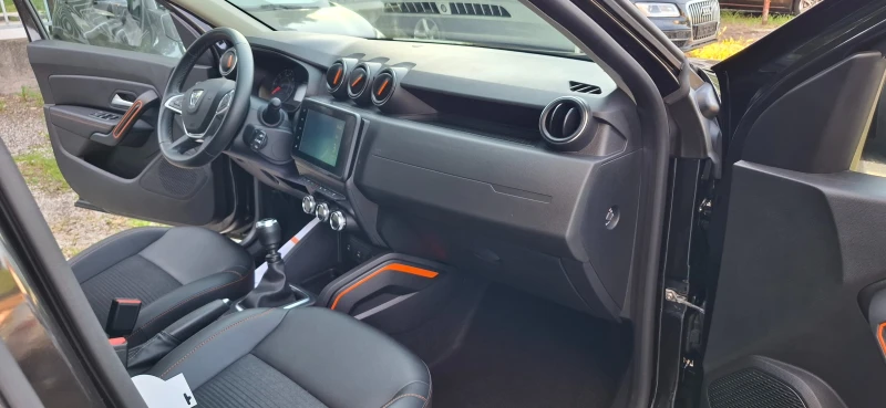 Dacia Duster 1.3 TCe  4x4 360 камери ШВЕЙЦАРИЯ, снимка 9 - Автомобили и джипове - 50565699