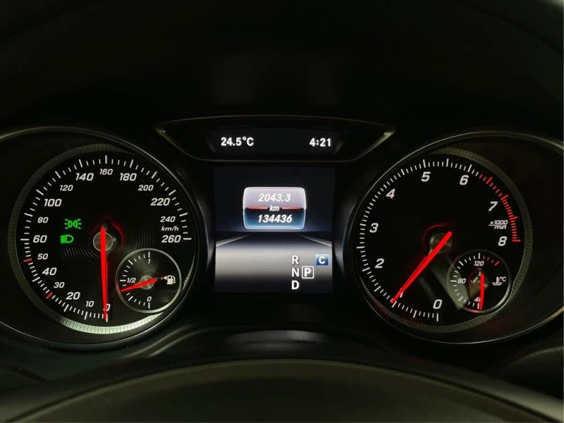 Mercedes-Benz GLA 4x4* панорама* подгрев* мъртва зона, снимка 14 - Автомобили и джипове - 52936231