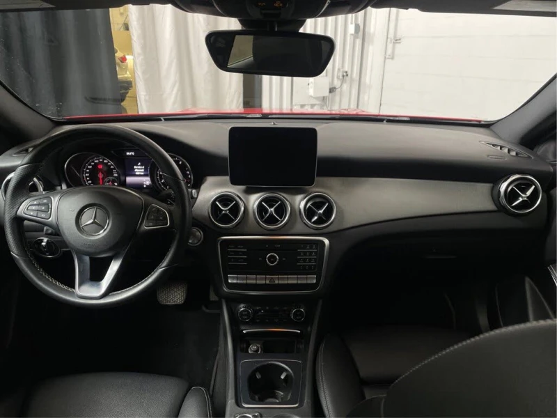 Mercedes-Benz GLA 4x4* панорама* подгрев* мъртва зона, снимка 12 - Автомобили и джипове - 52936231