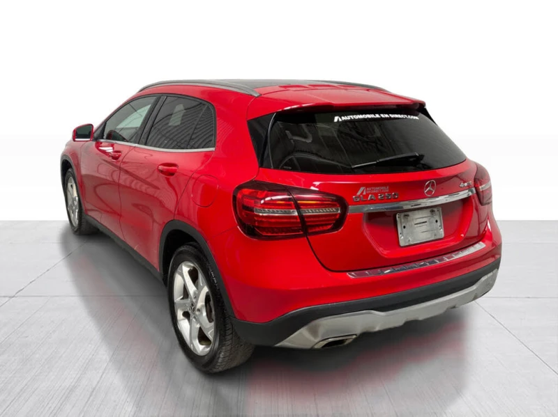 Mercedes-Benz GLA 4x4* панорама* подгрев* мъртва зона, снимка 4 - Автомобили и джипове - 52936231