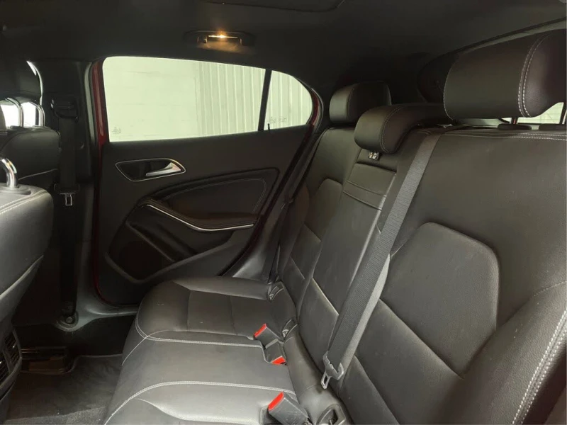 Mercedes-Benz GLA 4x4* панорама* подгрев* мъртва зона, снимка 17 - Автомобили и джипове - 52936231