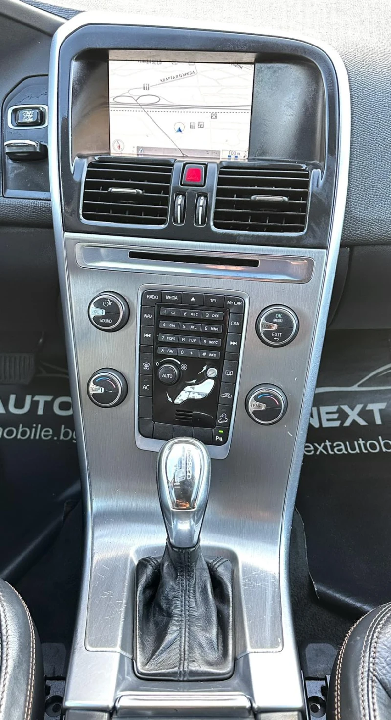 Volvo XC60 2.4D 163HP D4 AWD NAVI CAMERA EURO5B, снимка 11 - Автомобили и джипове - 52752891
