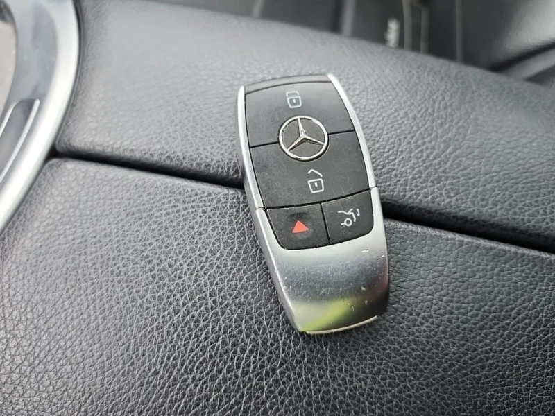 Mercedes-Benz GLC * 300 * CARFAX * БЕЗ ПЪРВОНАЧАЛНА ВНОСКА, снимка 8 - Автомобили и джипове - 53445711