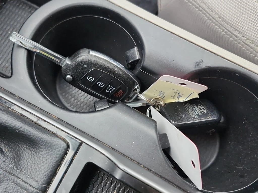 Hyundai Tucson * SE * CARFAX *    | Mobile.bg   8