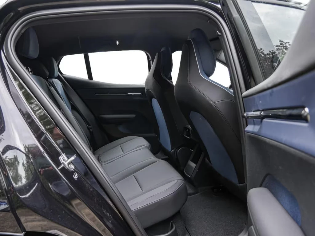 Volvo EX30 PURE-PLUS/PERF./428HP/ACC/CPLAY/AMBI/BSA/973f | Mobile.bg � ����������� 16