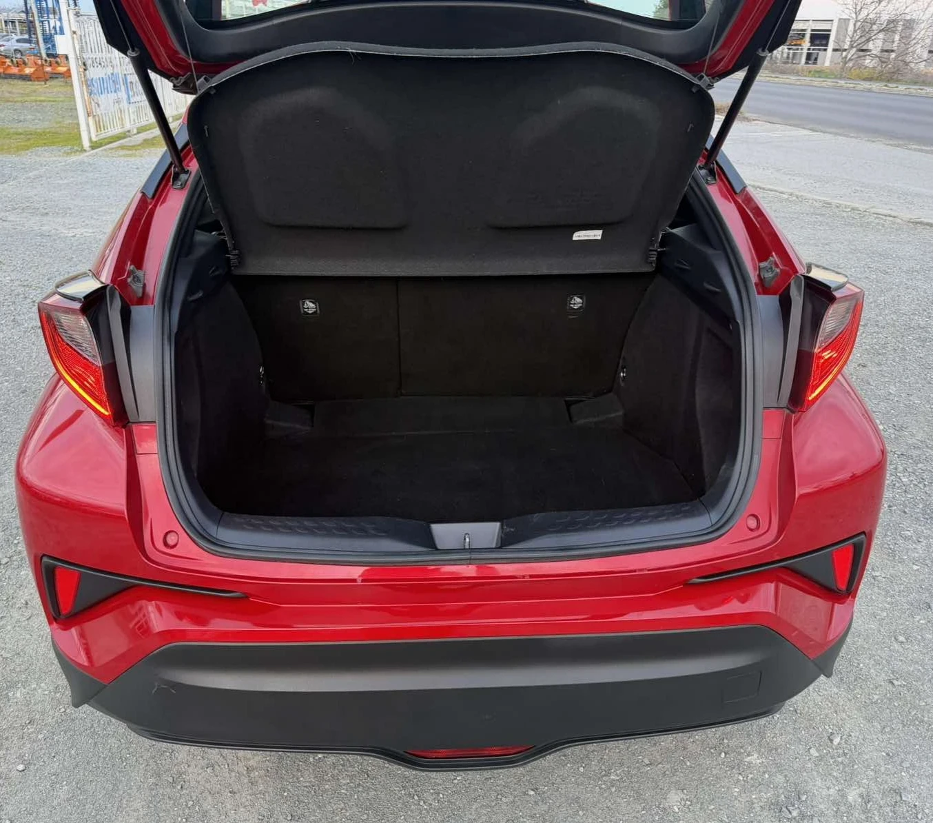 Toyota C-HR, снимка 8 - Автомобили и джипове - 56237944
