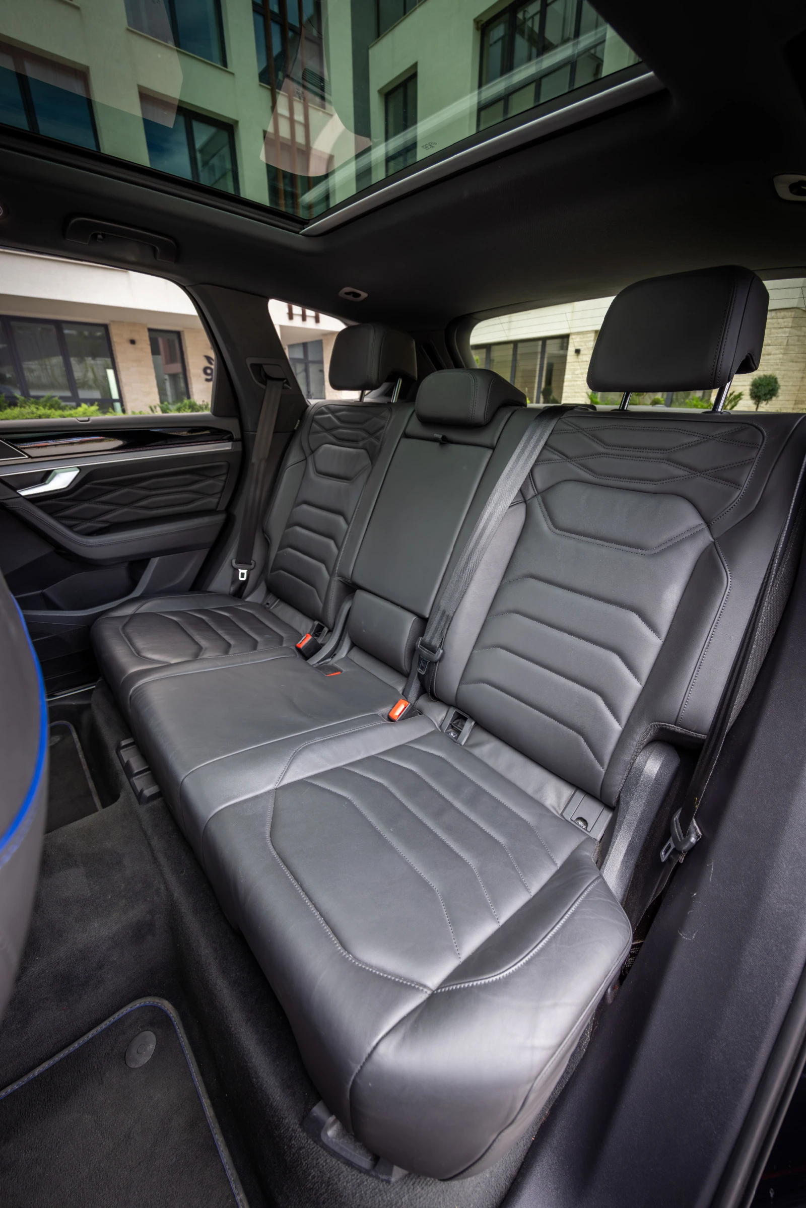 VW Touareg ВИДЕО/1 собственик!, снимка 16 - Автомобили и джипове - 56250922
