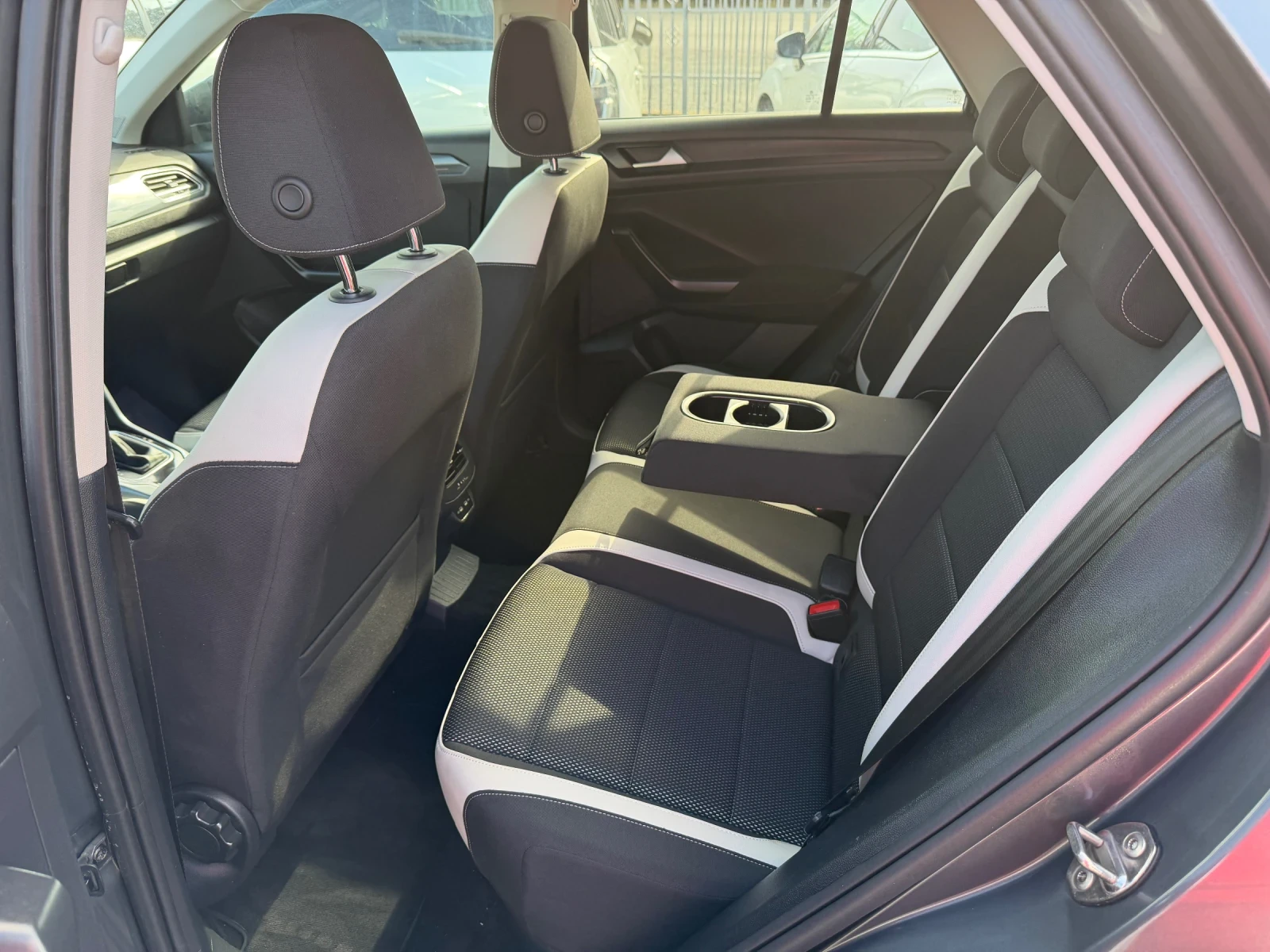 VW T-Roc 2.0 TDI, снимка 13 - Автомобили и джипове - 56655179