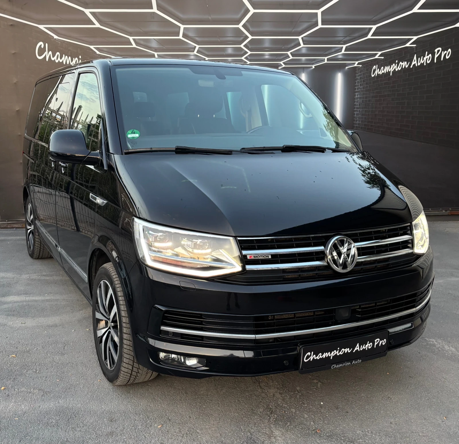 VW Multivan HIGHLINE-4Matic - изображение 2